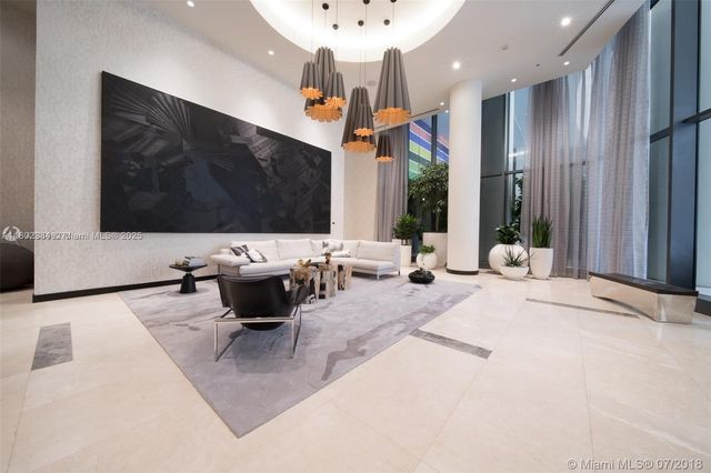 55 SW 9th St 3409, Miami, FL 33130