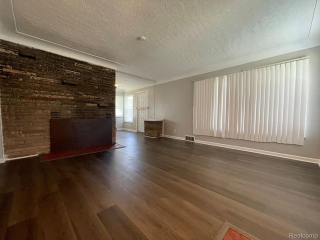 19800 Berg Road, Detroit, MI 48219