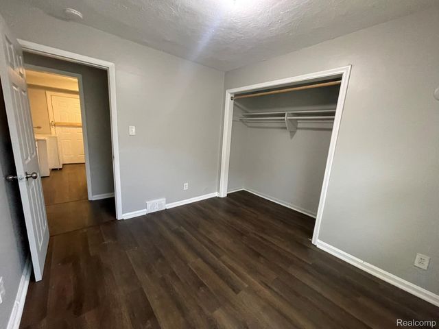 19800 Berg Road, Detroit, MI 48219