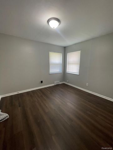 19800 Berg Road, Detroit, MI 48219