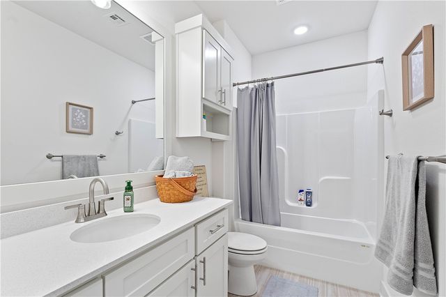 1218 Camerino Street, Tontitown, AR 72762