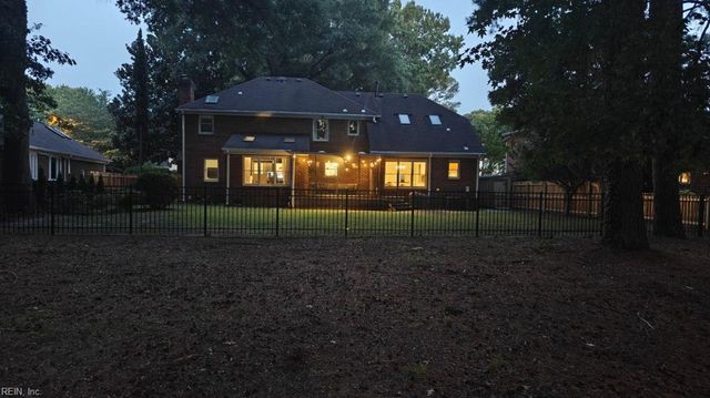 1118 Fairway DR, Chesapeake, VA 23320