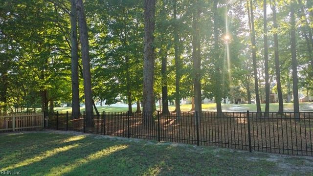 1118 Fairway DR, Chesapeake, VA 23320
