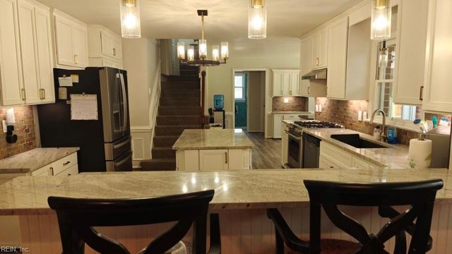 1118 Fairway DR, Chesapeake, VA 23320