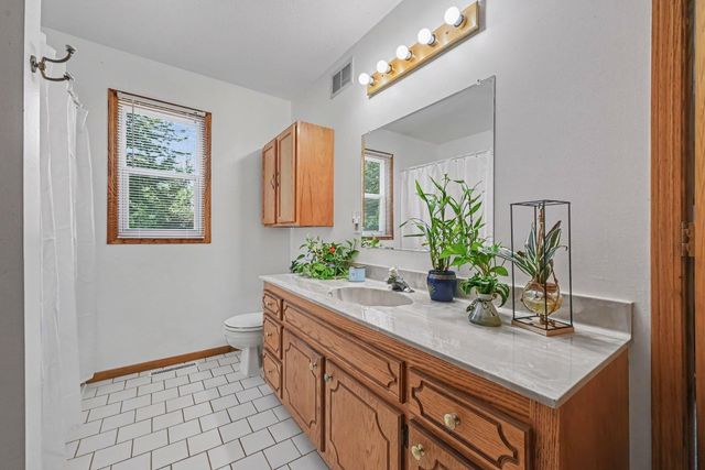 932 Hillside Avenue SW, New Prague, MN 56071