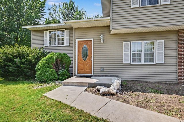 932 Hillside Avenue SW, New Prague, MN 56071