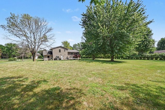 932 Hillside Avenue SW, New Prague, MN 56071