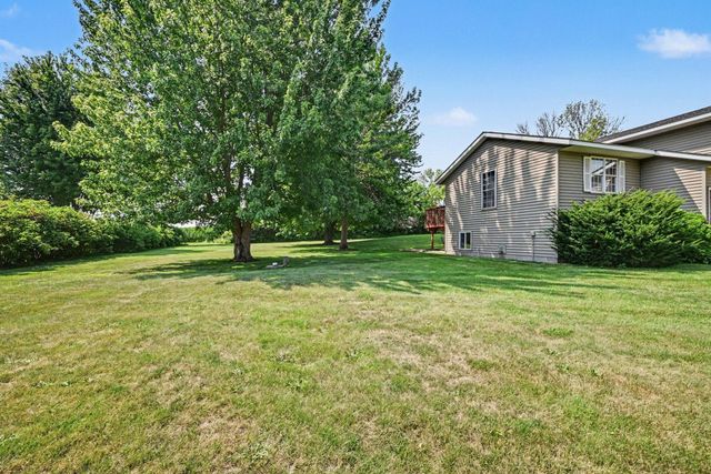 932 Hillside Avenue SW, New Prague, MN 56071