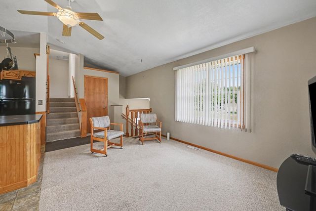 932 Hillside Avenue SW, New Prague, MN 56071