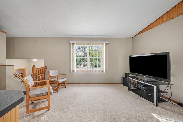 932 Hillside Avenue SW, New Prague, MN 56071