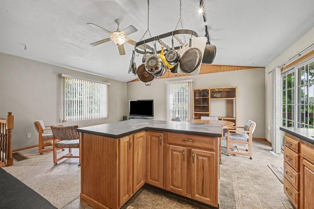 932 Hillside Avenue SW, New Prague, MN 56071