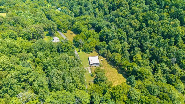 2738 Hurricane Creek Rd, Tullahoma, TN 37388