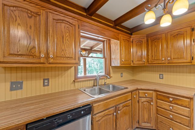 2738 Hurricane Creek Rd, Tullahoma, TN 37388