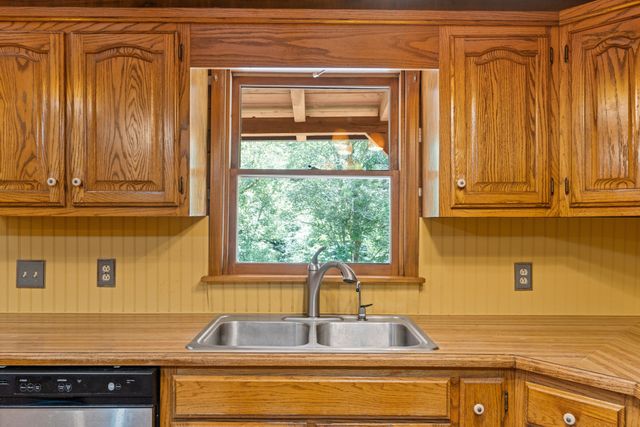 2738 Hurricane Creek Rd, Tullahoma, TN 37388