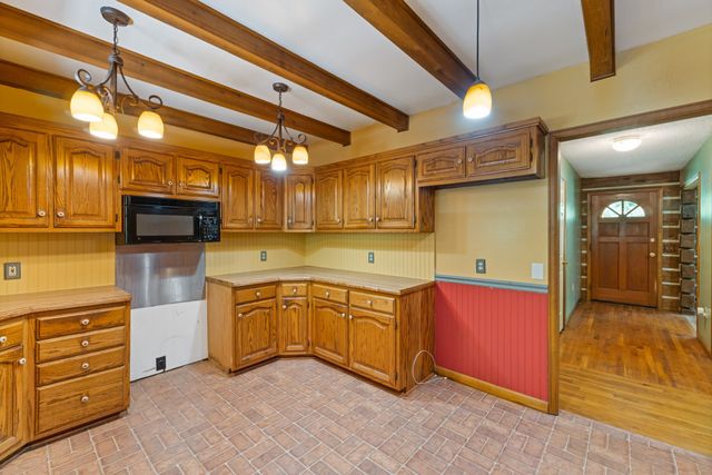 2738 Hurricane Creek Rd, Tullahoma, TN 37388