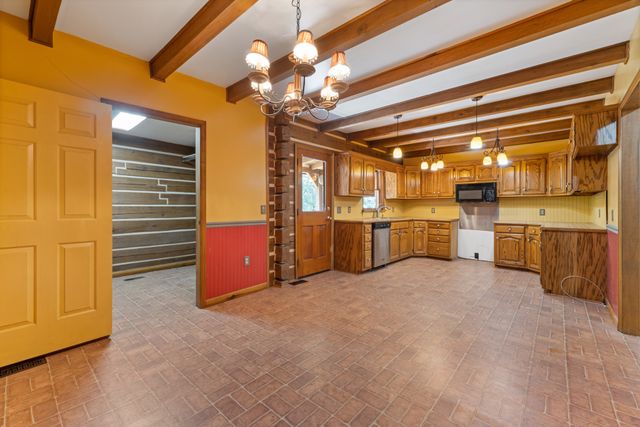 2738 Hurricane Creek Rd, Tullahoma, TN 37388