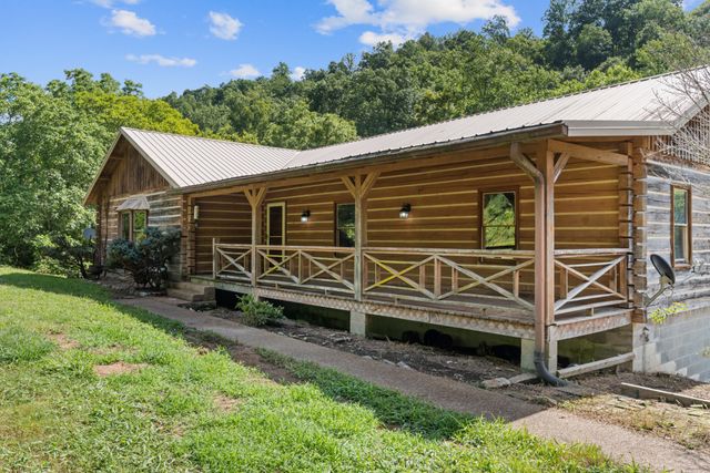 2738 Hurricane Creek Rd, Tullahoma, TN 37388