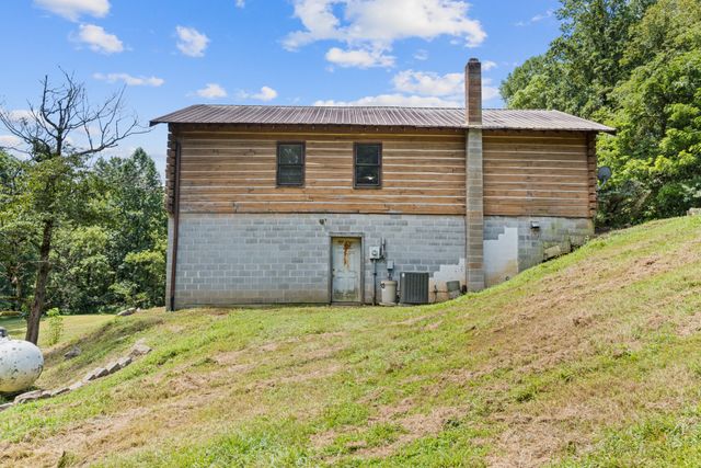 2738 Hurricane Creek Rd, Tullahoma, TN 37388