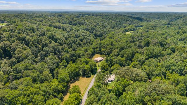 2738 Hurricane Creek Rd, Tullahoma, TN 37388
