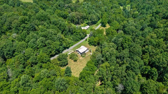 2738 Hurricane Creek Rd, Tullahoma, TN 37388