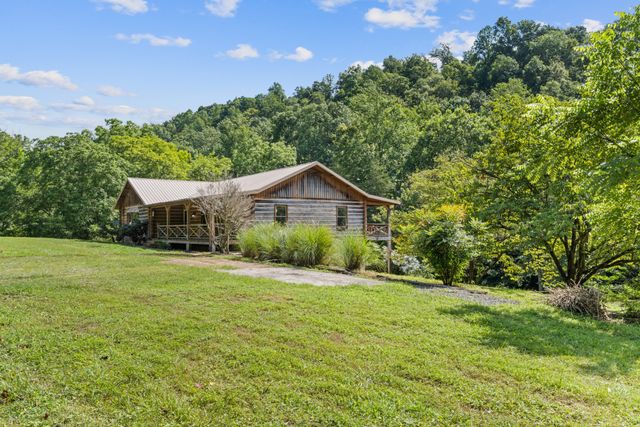 2738 Hurricane Creek Rd, Tullahoma, TN 37388