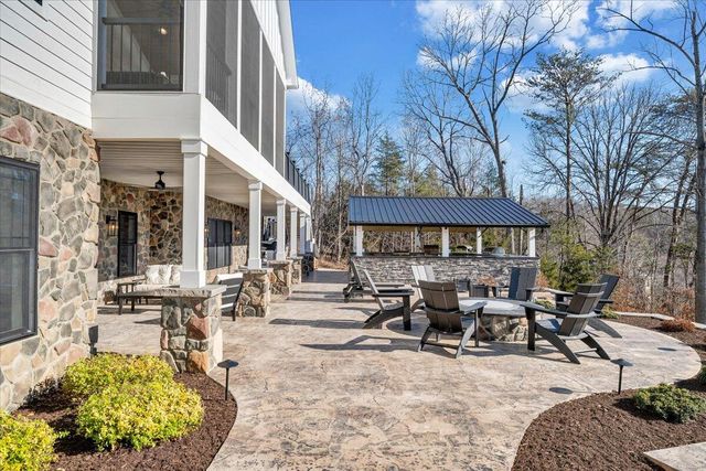 162 Lake Pointe TRL, Glade Hill, VA 24092