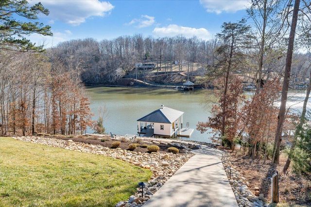 162 Lake Pointe TRL, Glade Hill, VA 24092