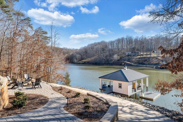 162 Lake Pointe TRL, Glade Hill, VA 24092