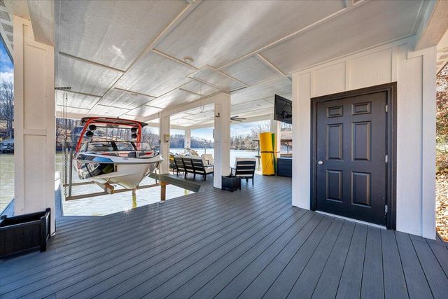 162 Lake Pointe TRL, Glade Hill, VA 24092