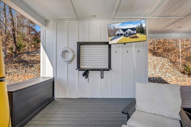 162 Lake Pointe TRL, Glade Hill, VA 24092