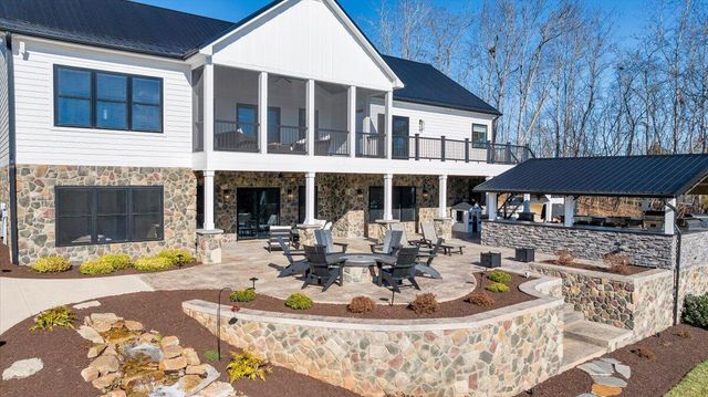 162 Lake Pointe TRL, Glade Hill, VA 24092