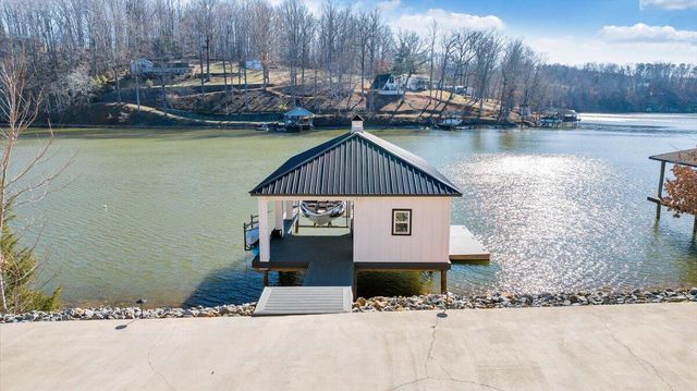 162 Lake Pointe TRL, Glade Hill, VA 24092