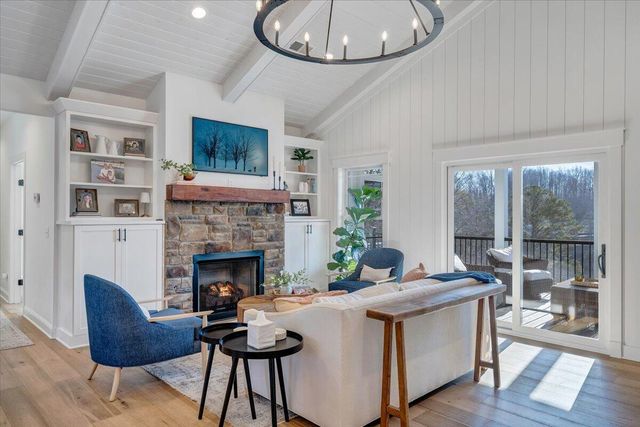 162 Lake Pointe TRL, Glade Hill, VA 24092