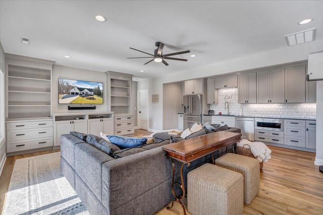 162 Lake Pointe TRL, Glade Hill, VA 24092