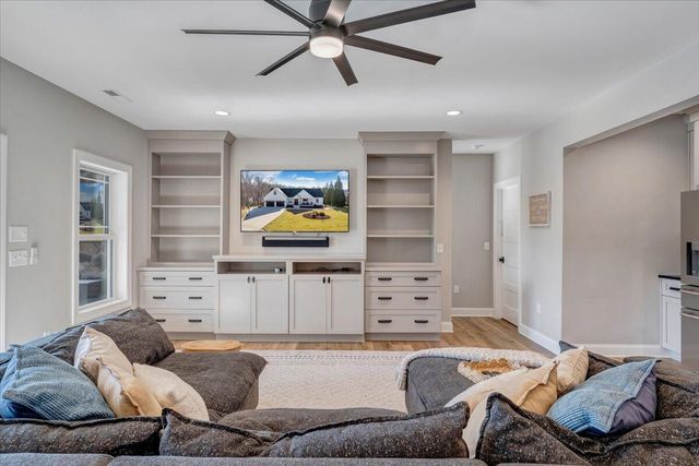 162 Lake Pointe TRL, Glade Hill, VA 24092