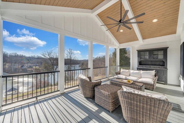 162 Lake Pointe TRL, Glade Hill, VA 24092