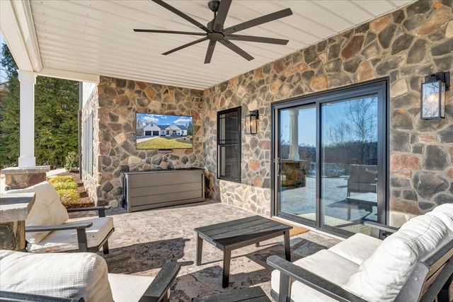 162 Lake Pointe TRL, Glade Hill, VA 24092