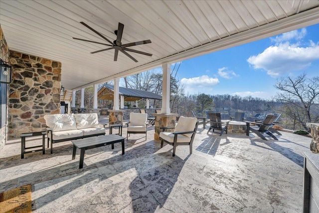 162 Lake Pointe TRL, Glade Hill, VA 24092