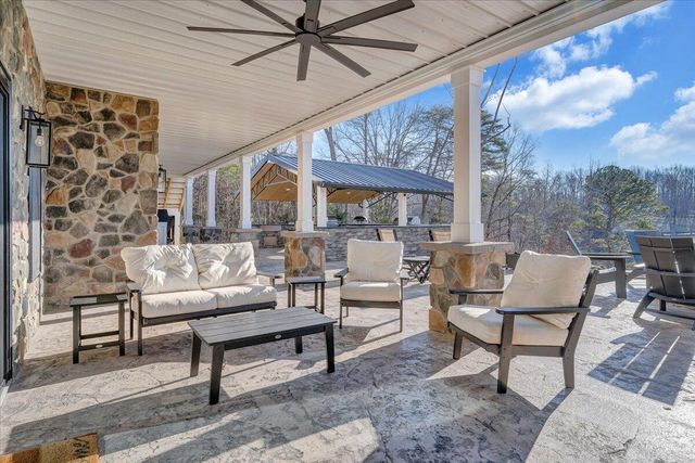 162 Lake Pointe TRL, Glade Hill, VA 24092