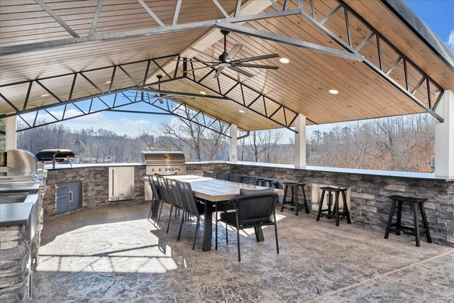 162 Lake Pointe TRL, Glade Hill, VA 24092