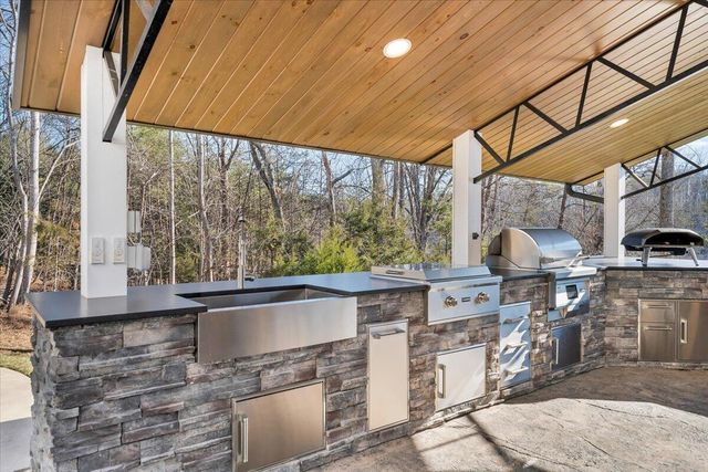 162 Lake Pointe TRL, Glade Hill, VA 24092