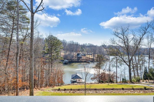 162 Lake Pointe TRL, Glade Hill, VA 24092