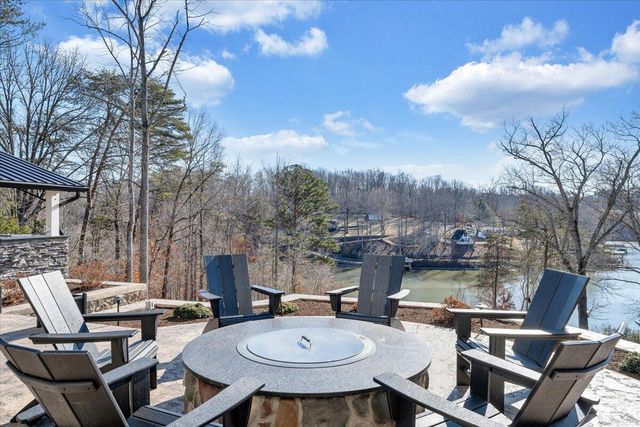 162 Lake Pointe TRL, Glade Hill, VA 24092