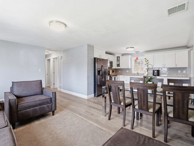 161 Keswick Rd, Brockton, MA 02302