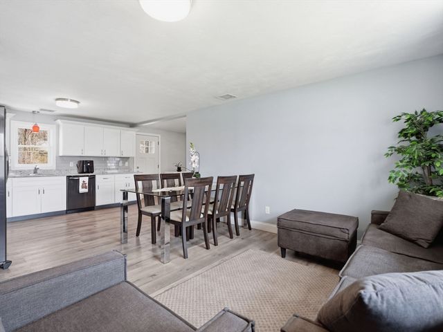 161 Keswick Rd, Brockton, MA 02302