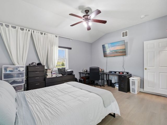 161 Keswick Rd, Brockton, MA 02302