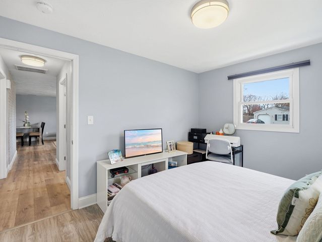 161 Keswick Rd, Brockton, MA 02302