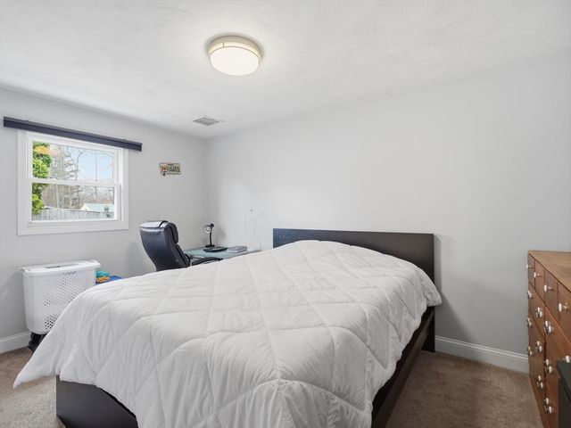 161 Keswick Rd, Brockton, MA 02302