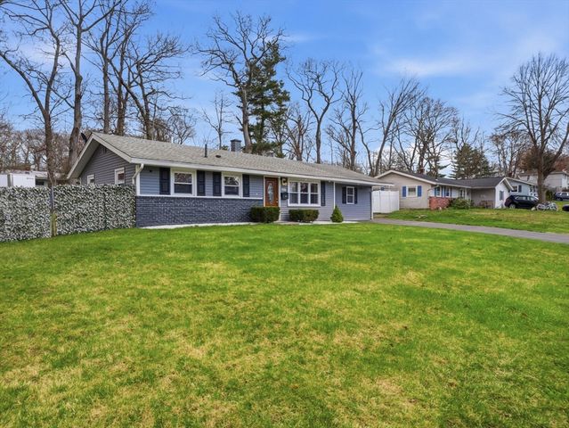 161 Keswick Rd, Brockton, MA 02302