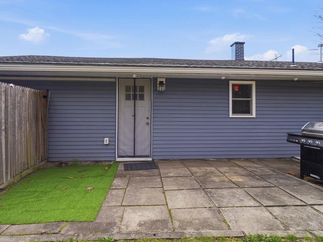 161 Keswick Rd, Brockton, MA 02302